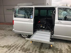 VW T6 Multivan - behindertengerechter Umbau mit Kassettenlift - Fricke Bremen Oldenburg Wilhelmshaven (1)