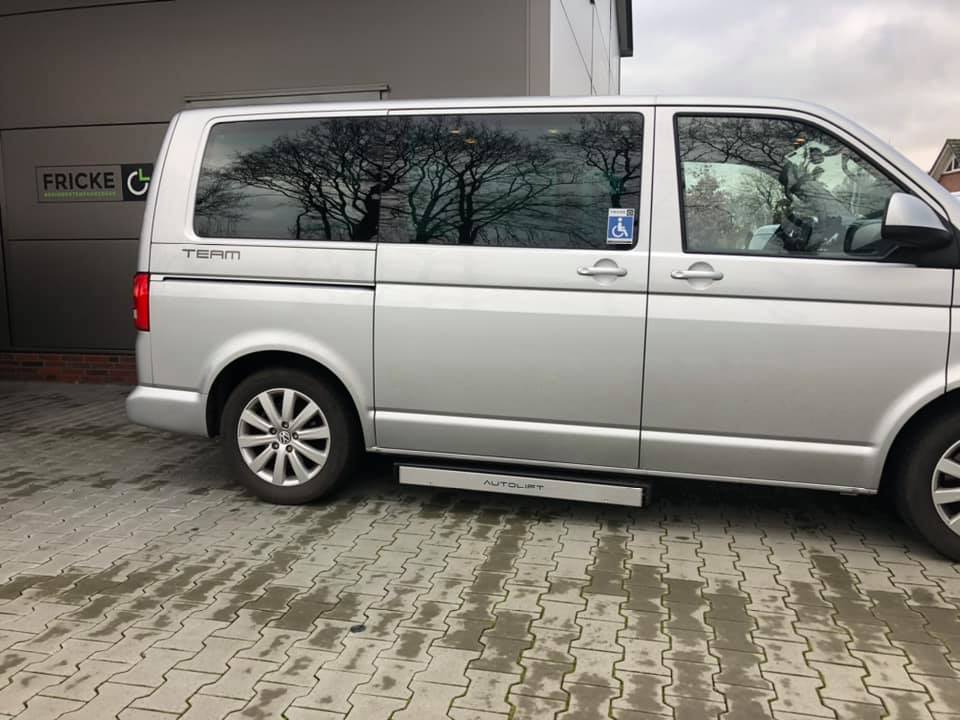 VW T6 Multivan - behindertengerechter Umbau mit Kassettenlift - Fricke Bremen Oldenburg Wilhelmshaven (2)