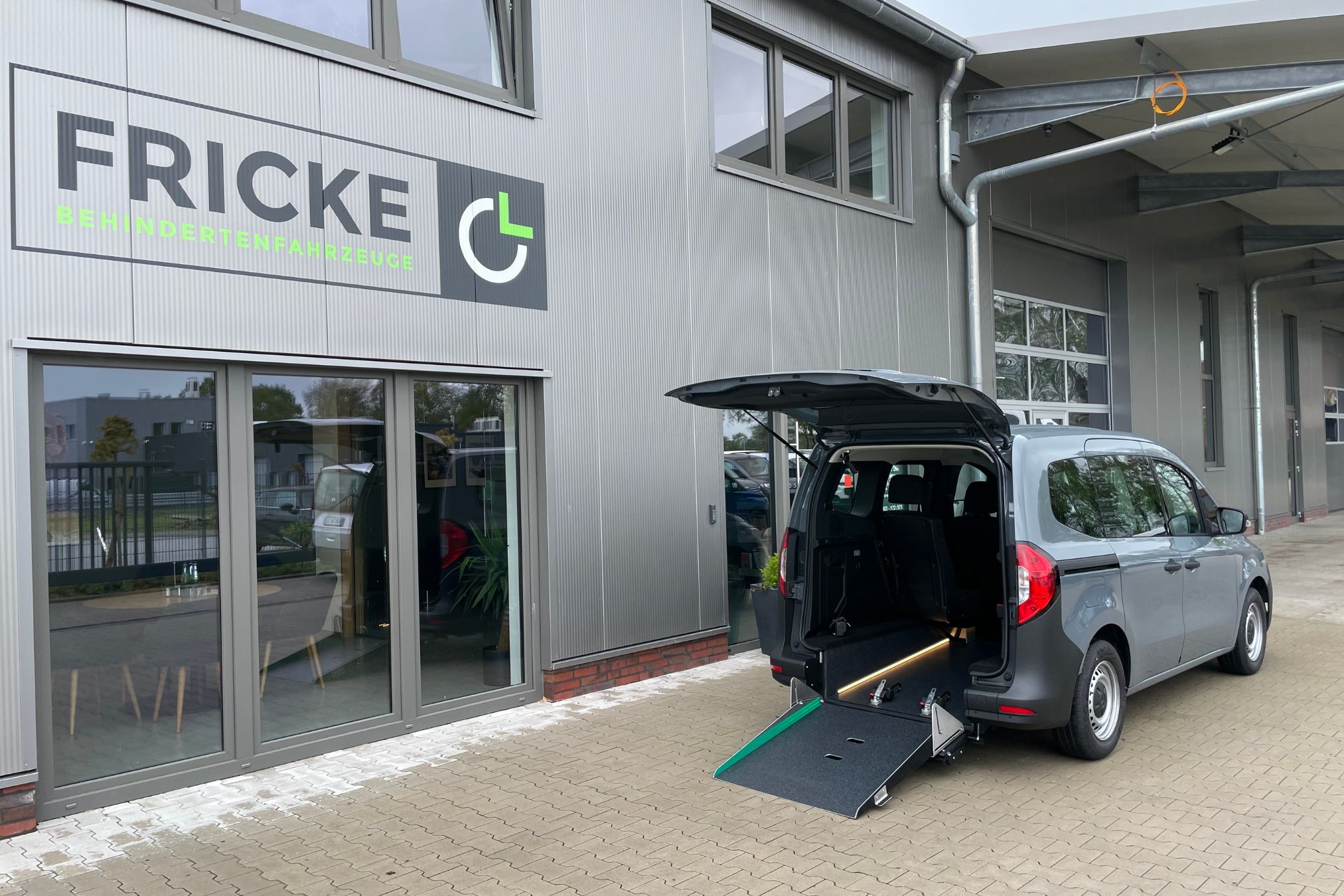 Behindertengerechte Autos Mit Rollstuhlrampe Gebraucht Benz Citan