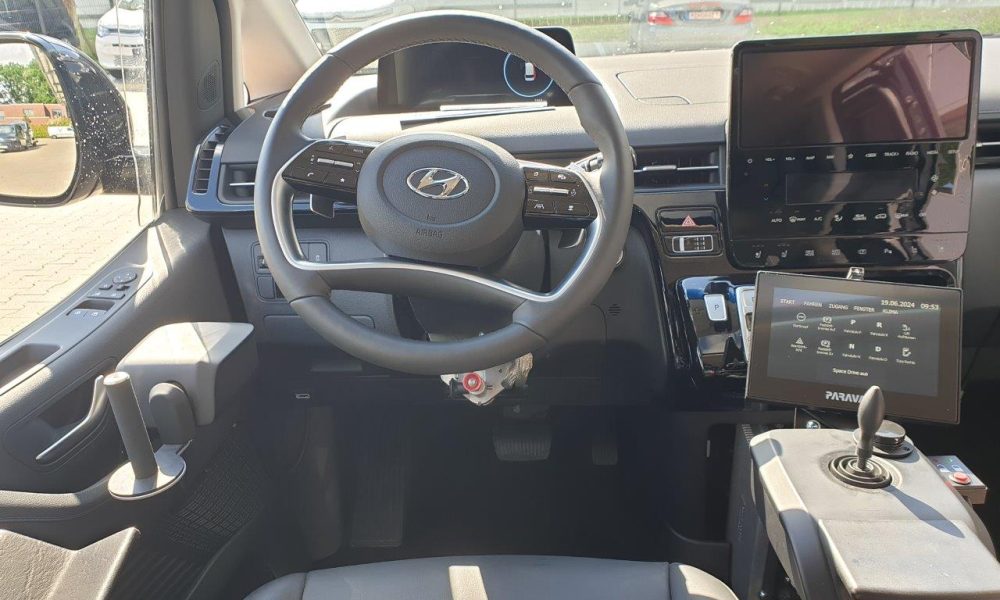 Hyundai Staria mit Paravan Space Drive - Fricke Behindertenfahrzeuge (1)