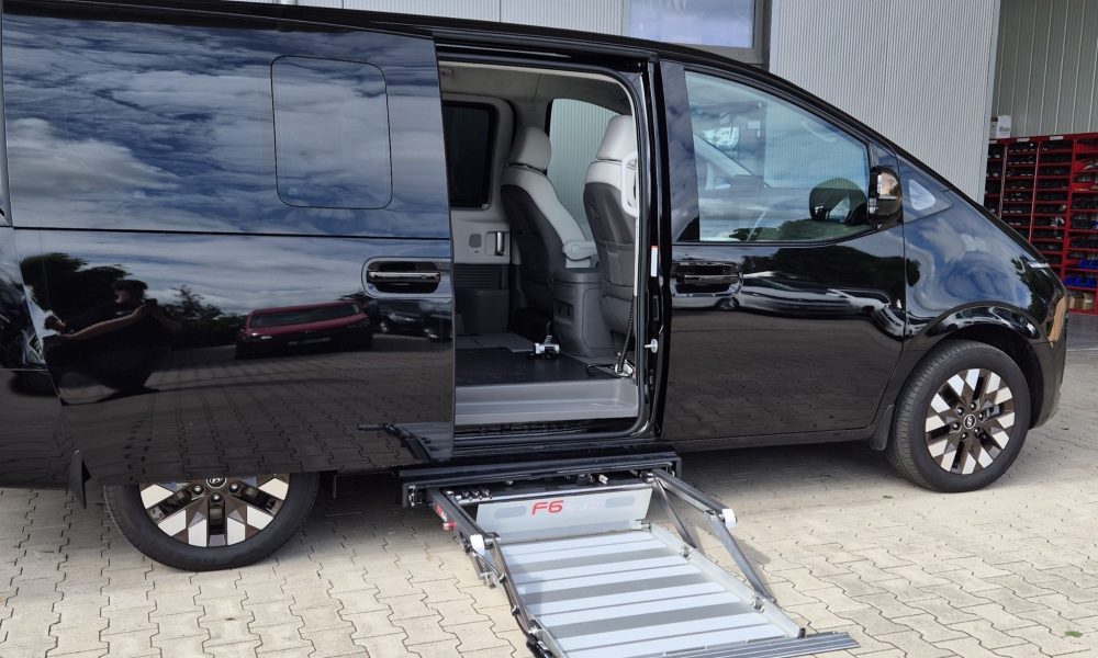 Hyundai Staria – Unterflurlift F6 mit Rollstuhlplatz und Bodenanpassung (4)