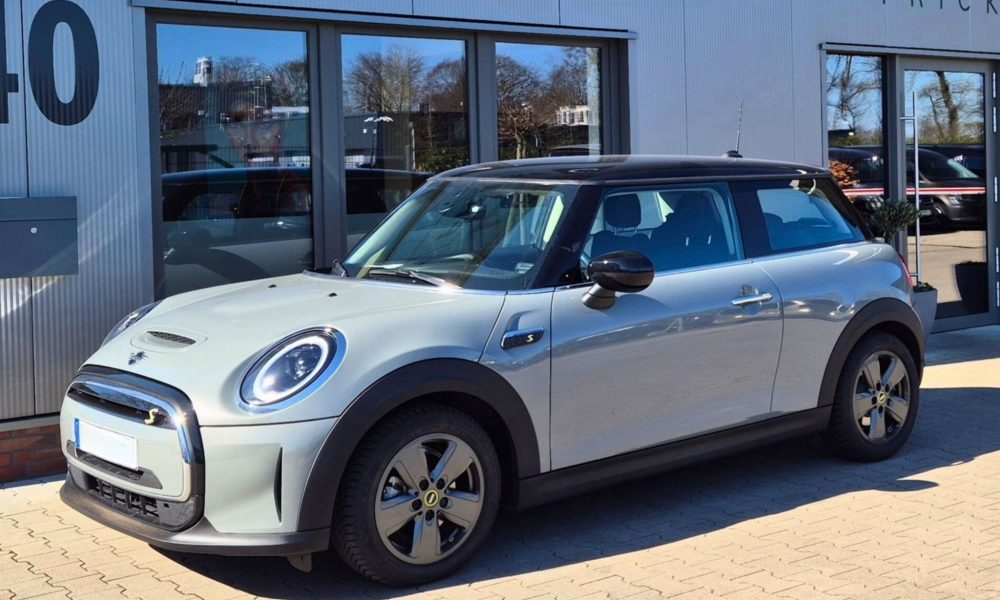 MINI Cooper Electric mit Handgas Handbremsgerät