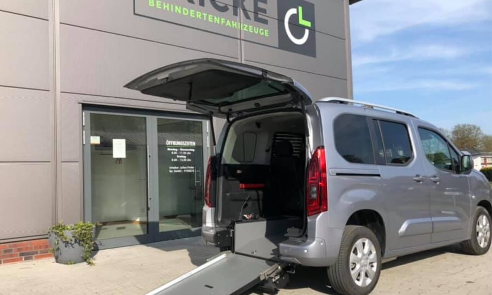 Opel Combo mit Rampe - rollstuhlgerecht für Mitfahrer - Fricke Behindertenfahrzeuge (1)