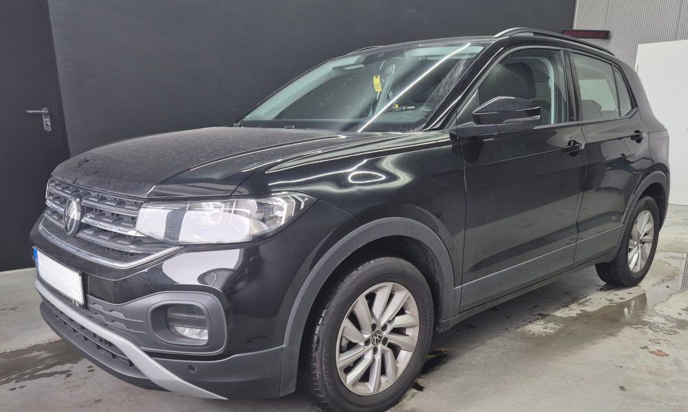 VW T-CROSS mit Fahrhilfen Pedalverlängerung Sitzanpassung behindertengerecht (3000 x 2000 px)